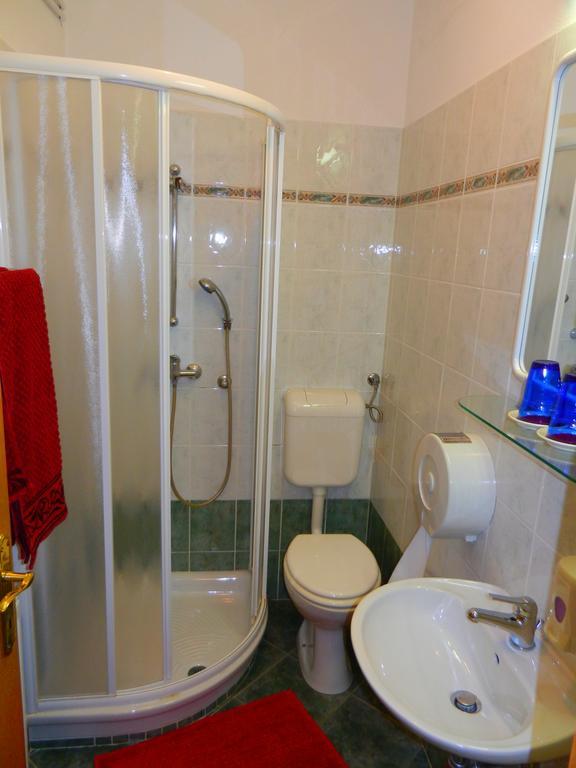Gostilna Stara Posta Hotel Podkraj ภายนอก รูปภาพ