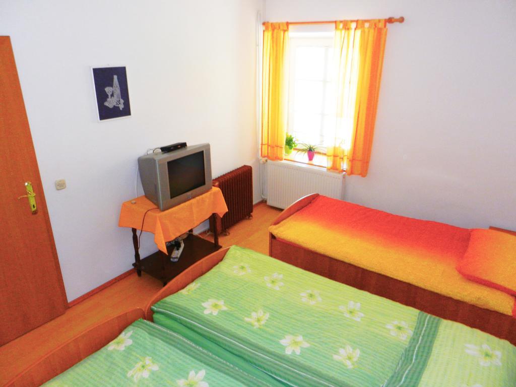 Gostilna Stara Posta Hotel Podkraj ภายนอก รูปภาพ
