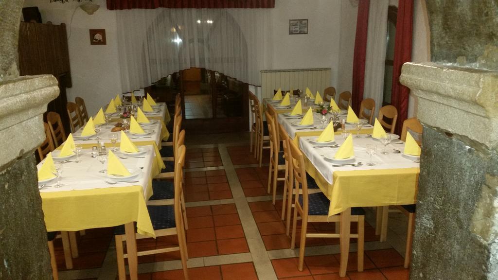 Gostilna Stara Posta Hotel Podkraj ภายนอก รูปภาพ